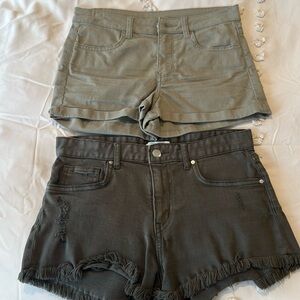 BUNDLE (2) of Two Shorts H&M like New Size 2-4